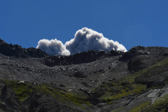 Volcán Chillán erupting