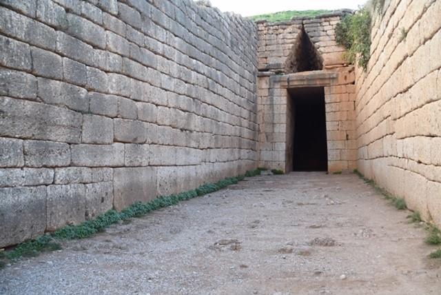 Mycenae thos tombs